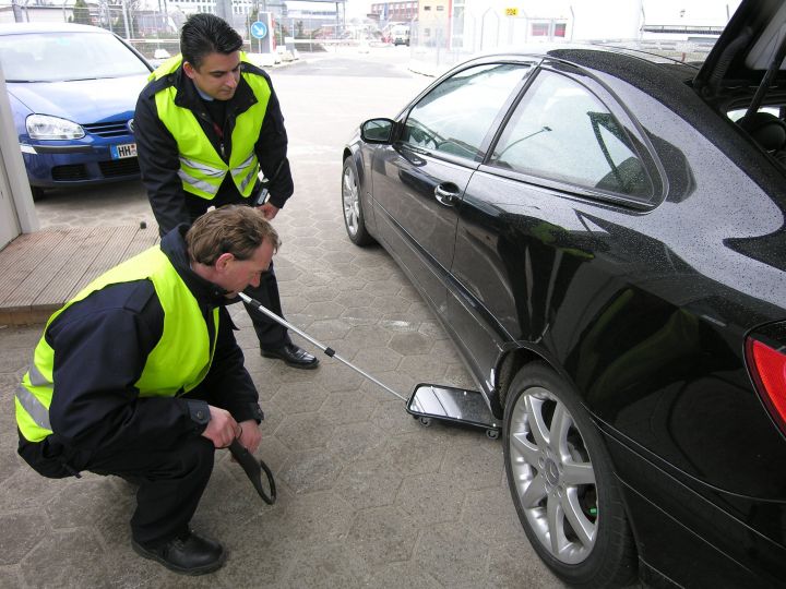 Unsere qualifizierten Sicherheitskräfte und Werkschutzkräfte vor Ort